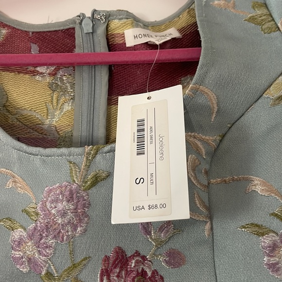 Dress - Picture 2 of 3